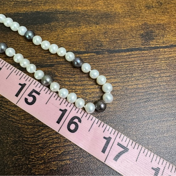 Genuine Pearl Necklace White and Grey Continuous no Clasp 33 Inch - Picture 8 of 8